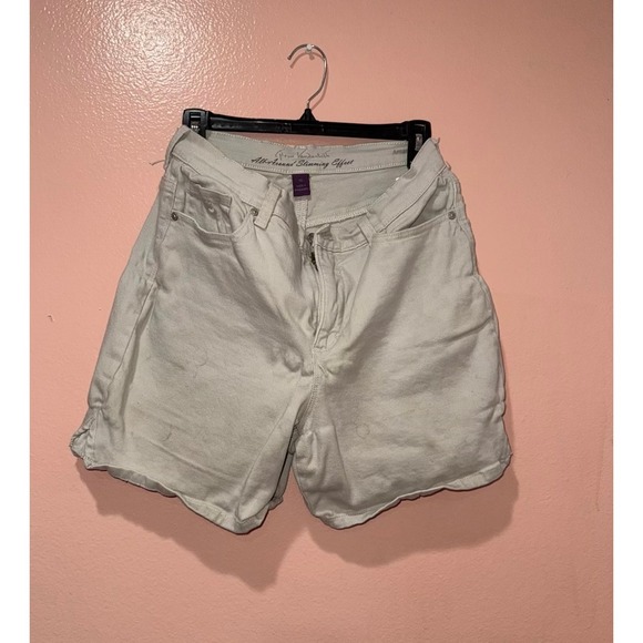 Gloria Vanderbilt All Around Slimming Effect Beige Denim Shorts - Picture 1 of 3